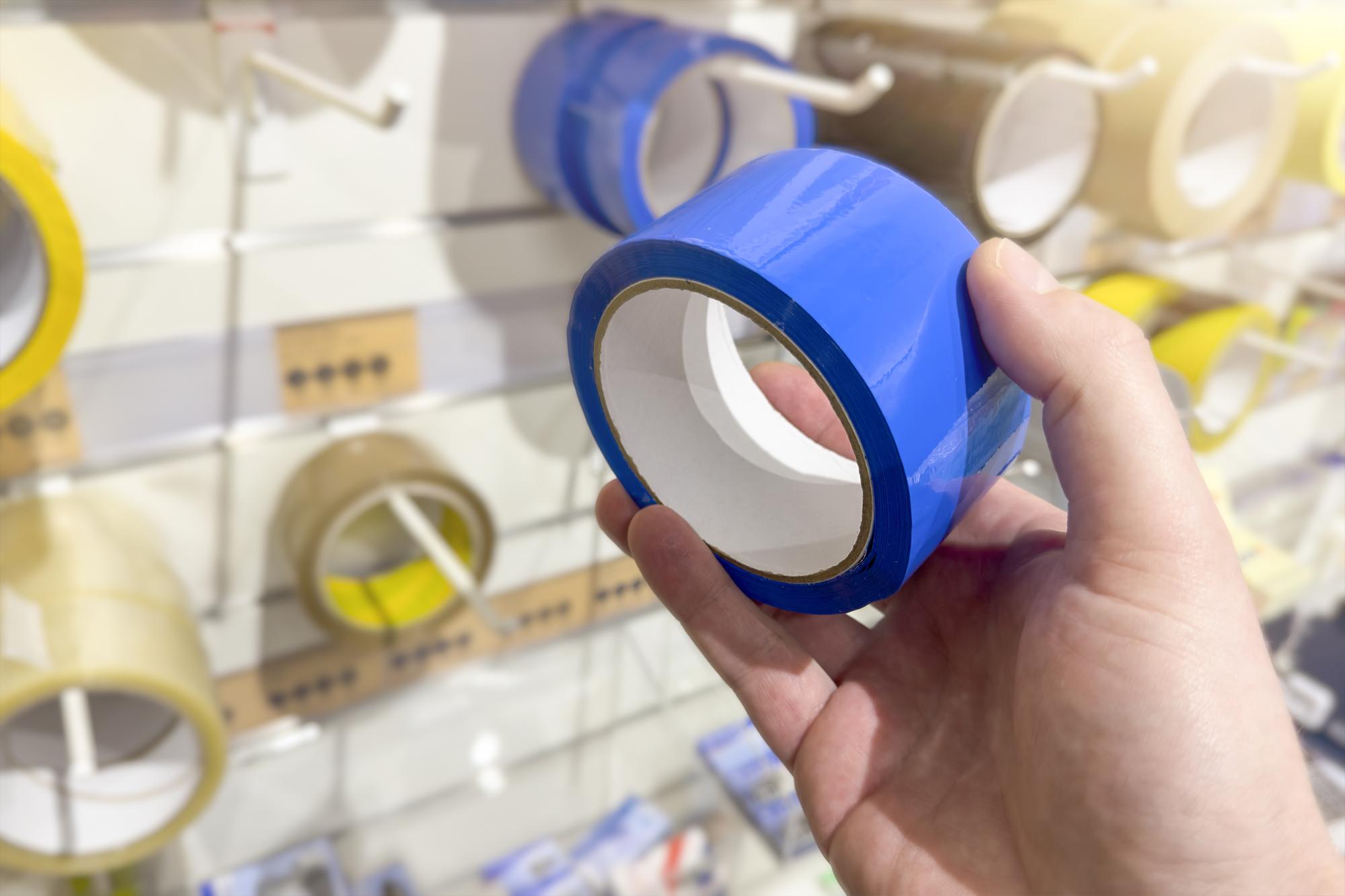 Cómo Seleccionar Cintas Doble Adhesivo Industriales Según el Tipo de Superficie